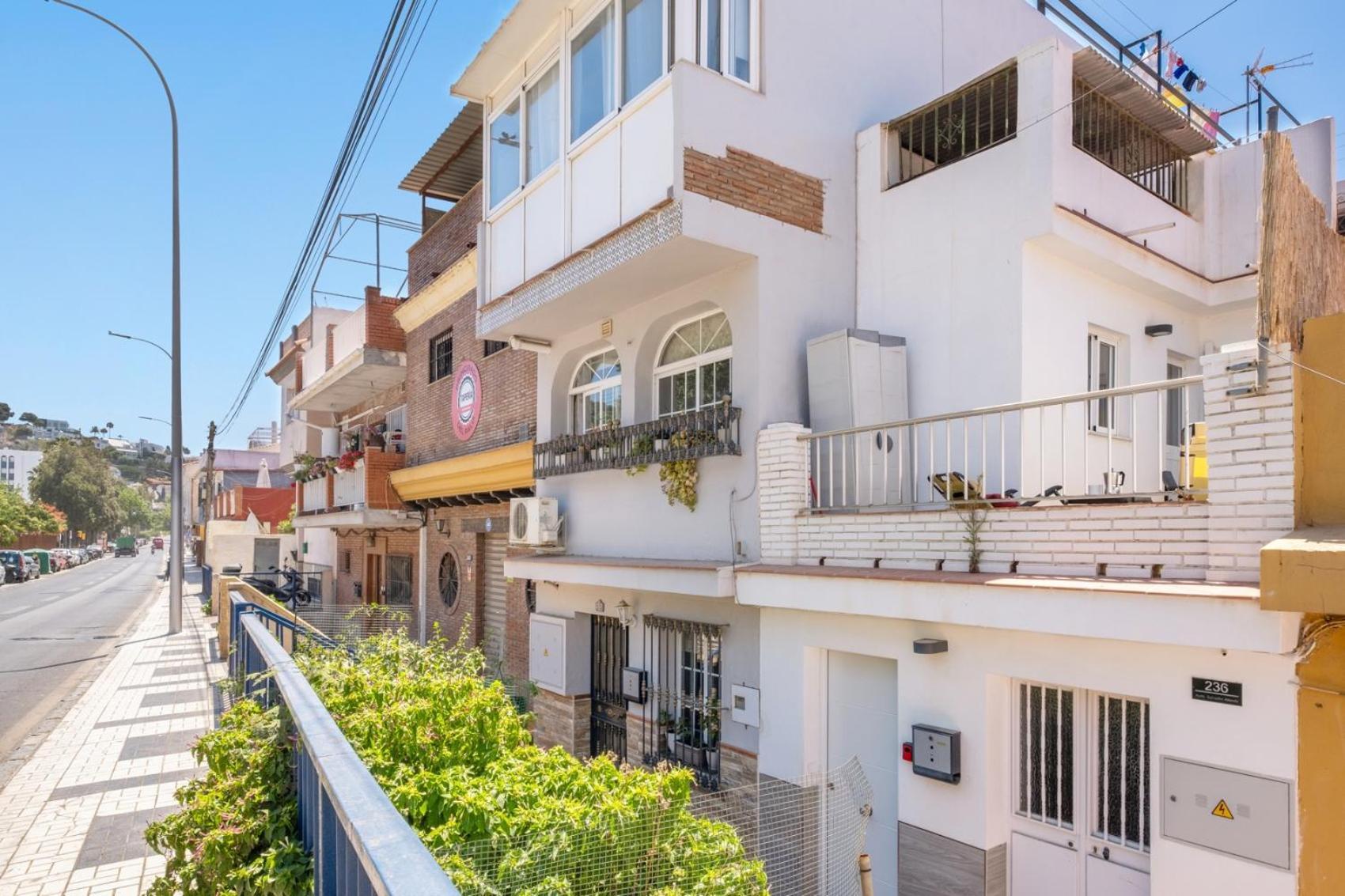 Apartamento En La Playa Con Terraza Málaga Eksteriør bilde